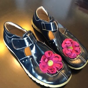Livie & Luca Big Kid size 4 Mary Jane shoes